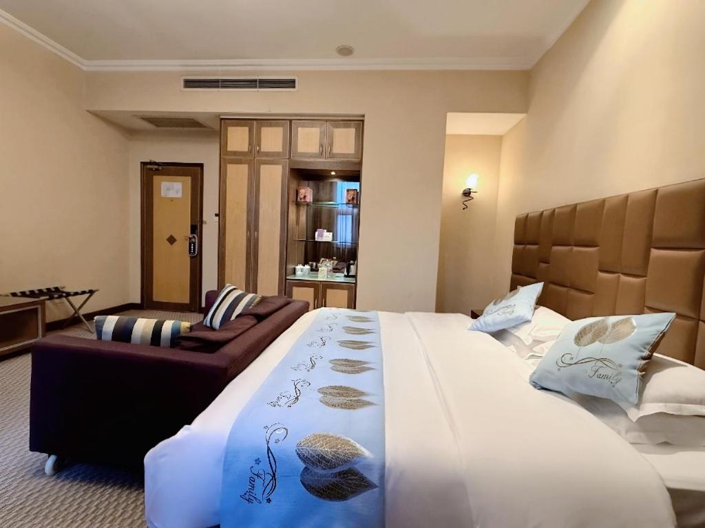 Chongqing Milky Way Hotel Exterior foto