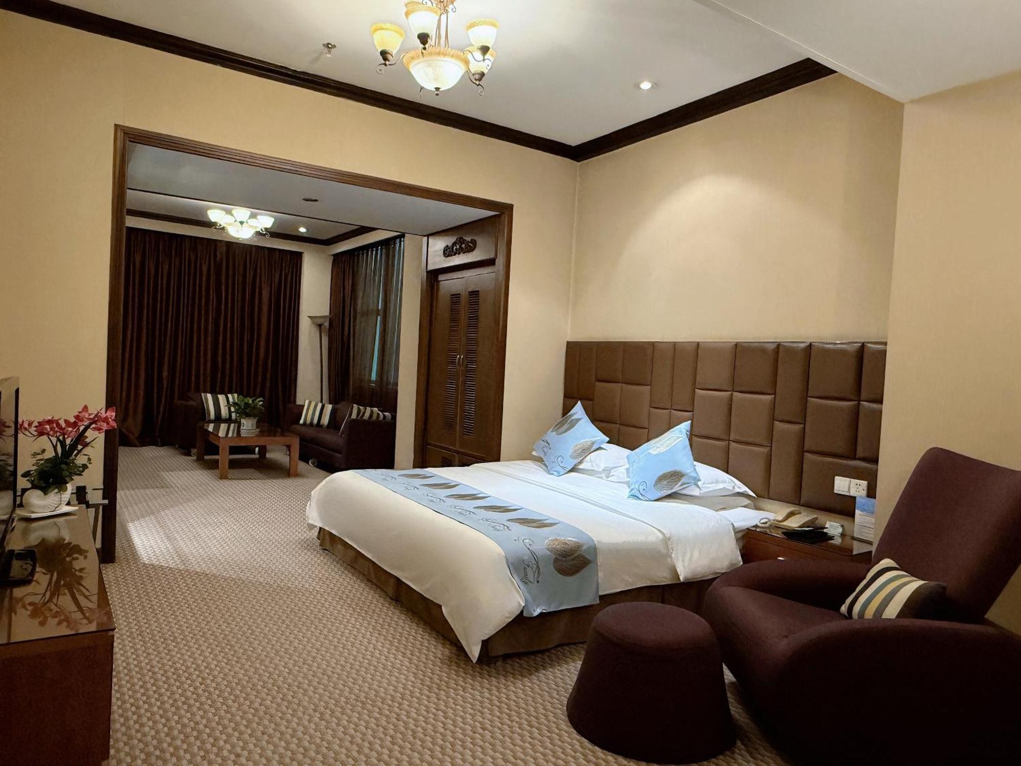 Chongqing Milky Way Hotel Exterior foto